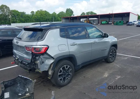 2020 Jeep Compass Trailhawk 4X4 из США, поврежденный, VIN 3C4NJDDB8LT112042